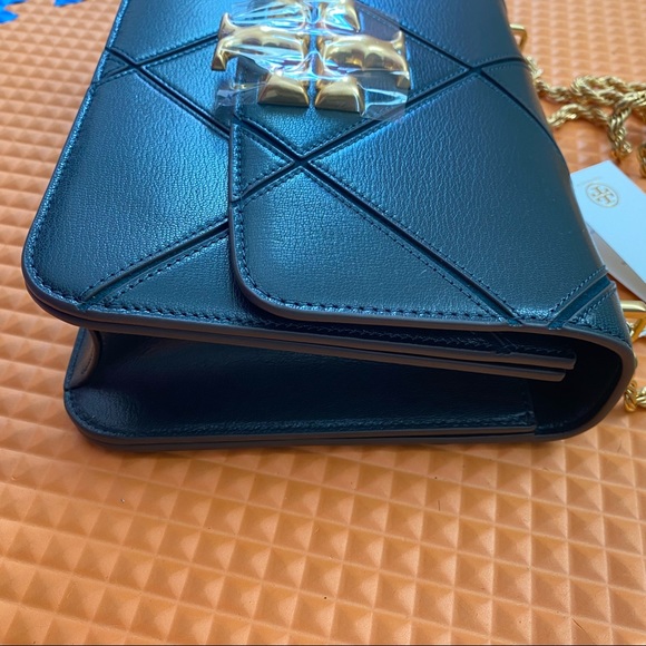 Tory Burch Eleanor Quilt Convertible Leather Bag - Picture 3 of 12